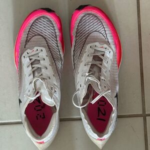 Nike Vaporfly Next% in white